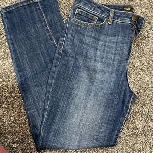 Slim fit skinny leg mid rise jeans like new size 10 medium